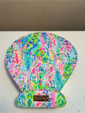 Lilly Pulitzer Shell Cosmetic Pouch  with slots for brushes - Multicolor coastal